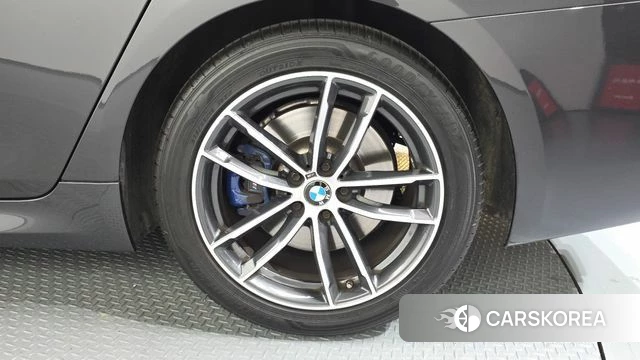 BMW 5 Series (G30) id 4573595 из Кореи 13