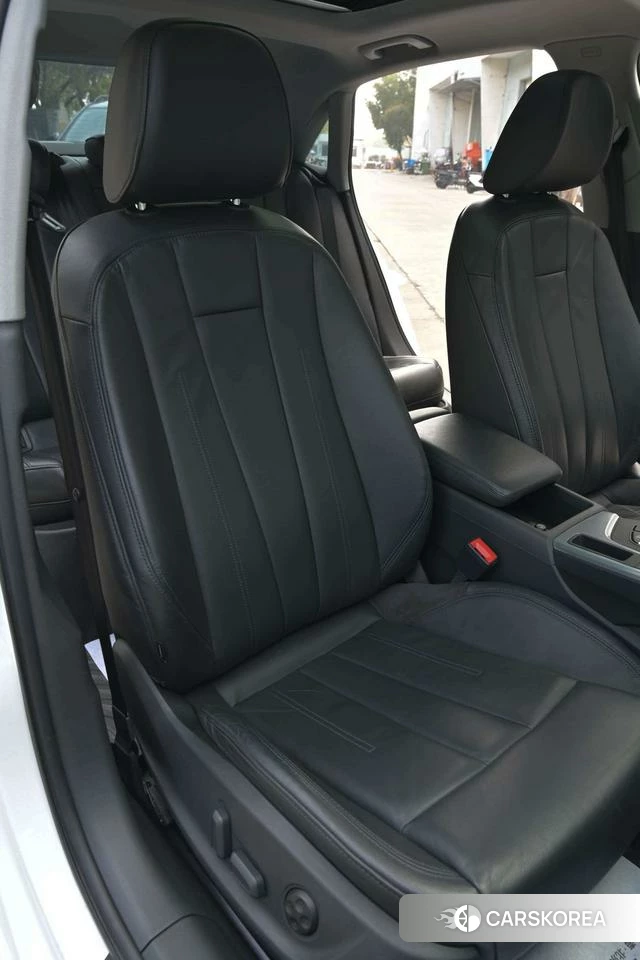 Audi A4L id 4240246 из Китая 13
