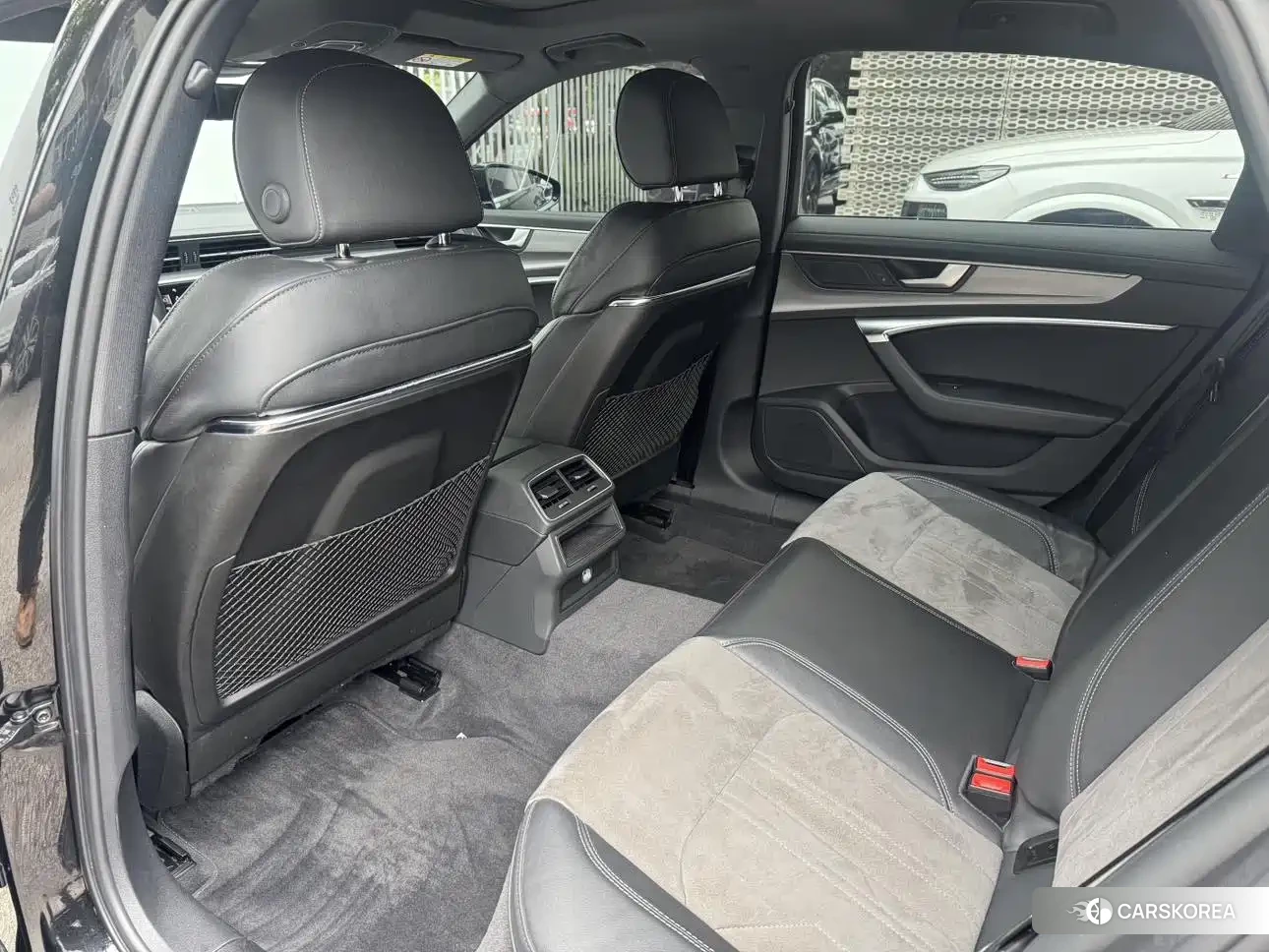 Audi A6L id 4674463 из Китая 13