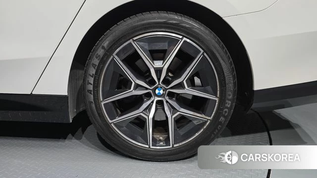 BMW 5 Series (G60) id 4904735 из Кореи 13
