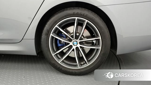 BMW 5 Series (G30) id 4337532 из Кореи 13
