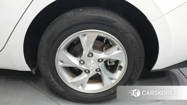 Hyundai Avante (CN7) id 4618749 из Кореи 13
