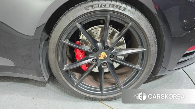 Porsche 911(992) id 4675047 из Кореи 13
