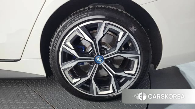 BMW i4 id 4354887 из Кореи 13