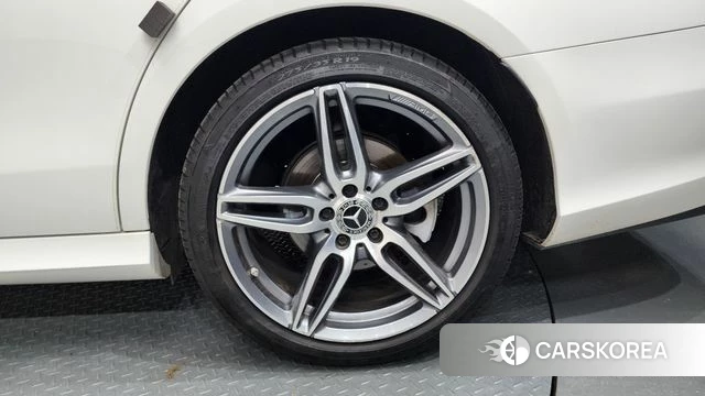 Mercedes-Benz E-Class W213 id 4557392 из Кореи 13