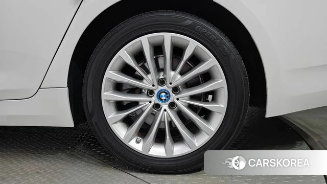 BMW 5 Series (G30) id 4641130 из Кореи 13