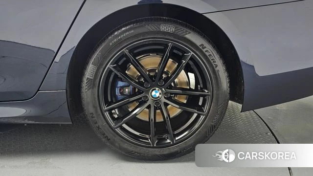 BMW 5 Series (G30) id 4397941 из Кореи 13