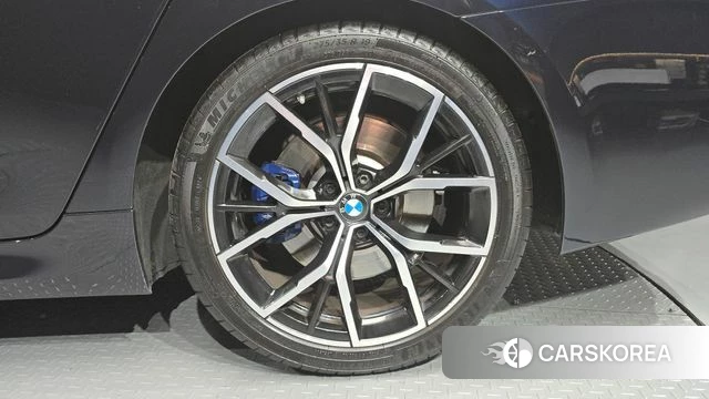 BMW 5 Series (G30) id 4594195 из Кореи 13