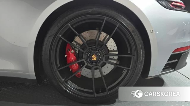 Porsche 911(992) id 4457749 из Кореи 13