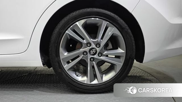 Hyundai Avante AD id 4459511 из Кореи 13