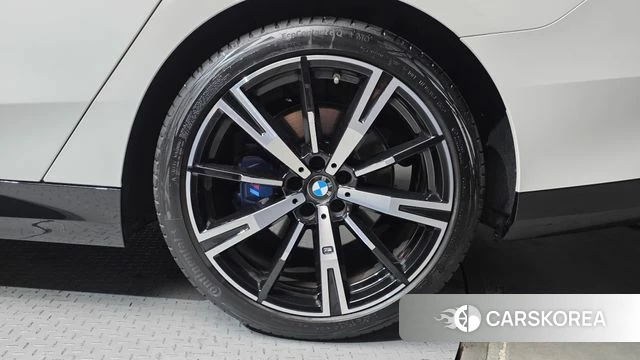BMW 5 Series (G60) id 4612235 из Кореи 13