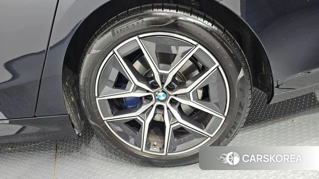 BMW 5 Series (G60) id 4629855 из Кореи 13