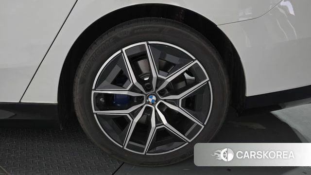BMW 5 Series (G60) id 4743715 из Кореи 13