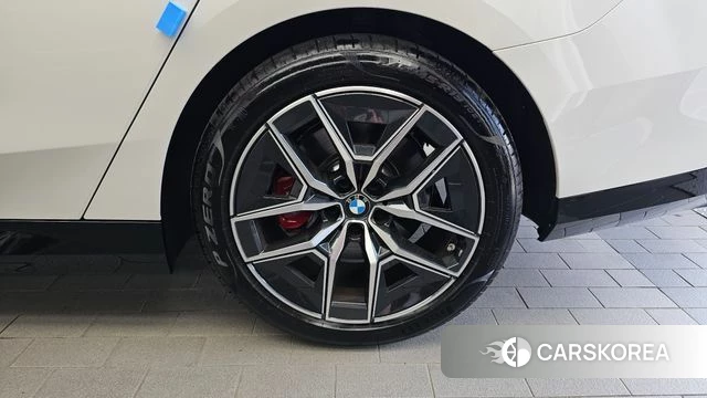 BMW 5 Series (G60) id 4664769 из Кореи 13