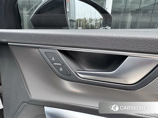 Audi A6L id 4259550 из Китая 13