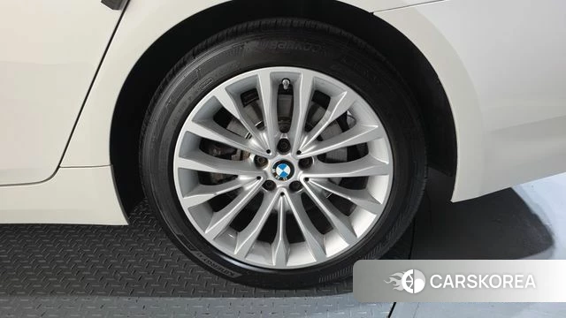 BMW 5 Series (G30) id 4899222 из Кореи 13