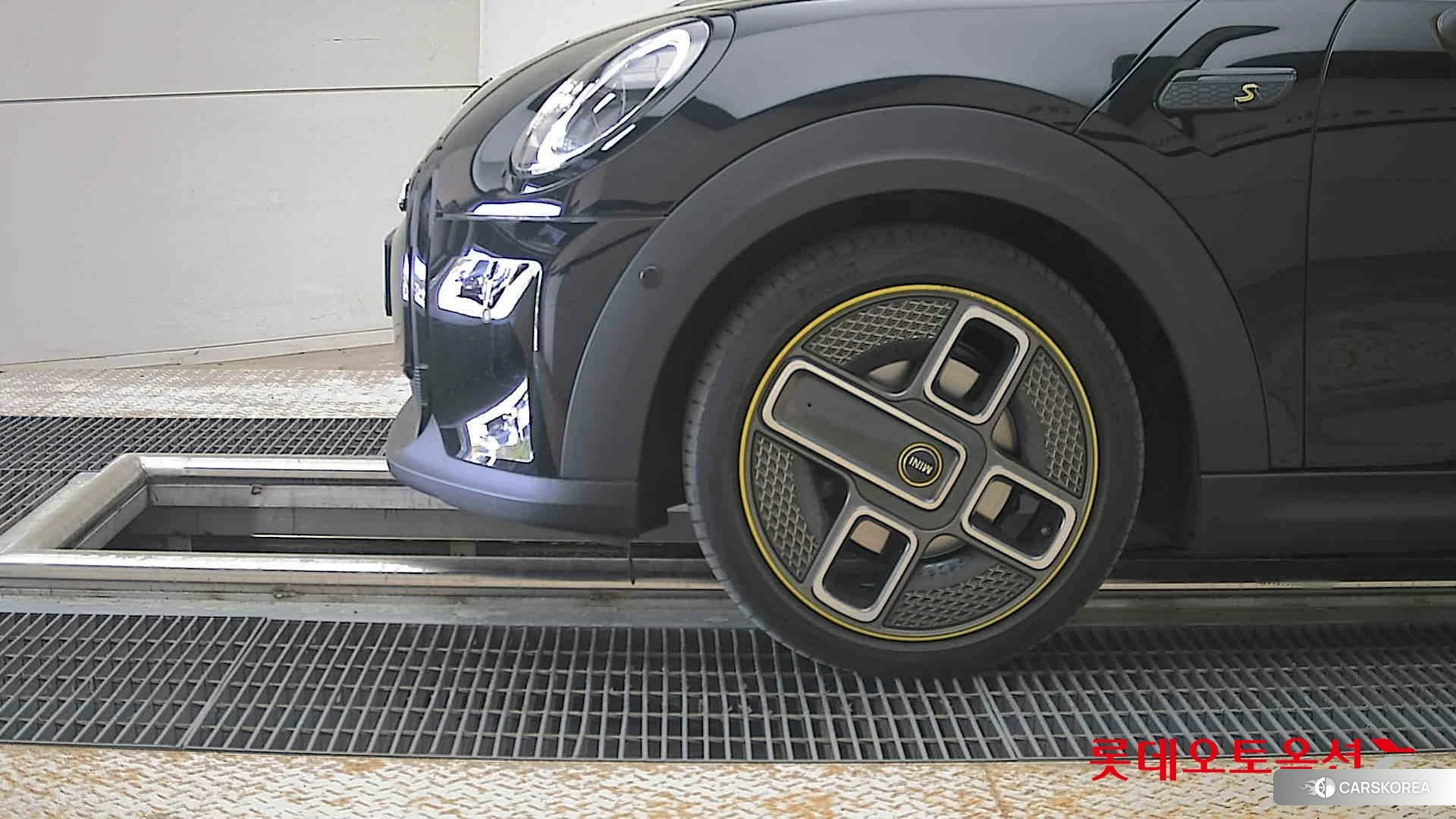 BMW MINI Cooper SE id 4289294 из Кореи 13