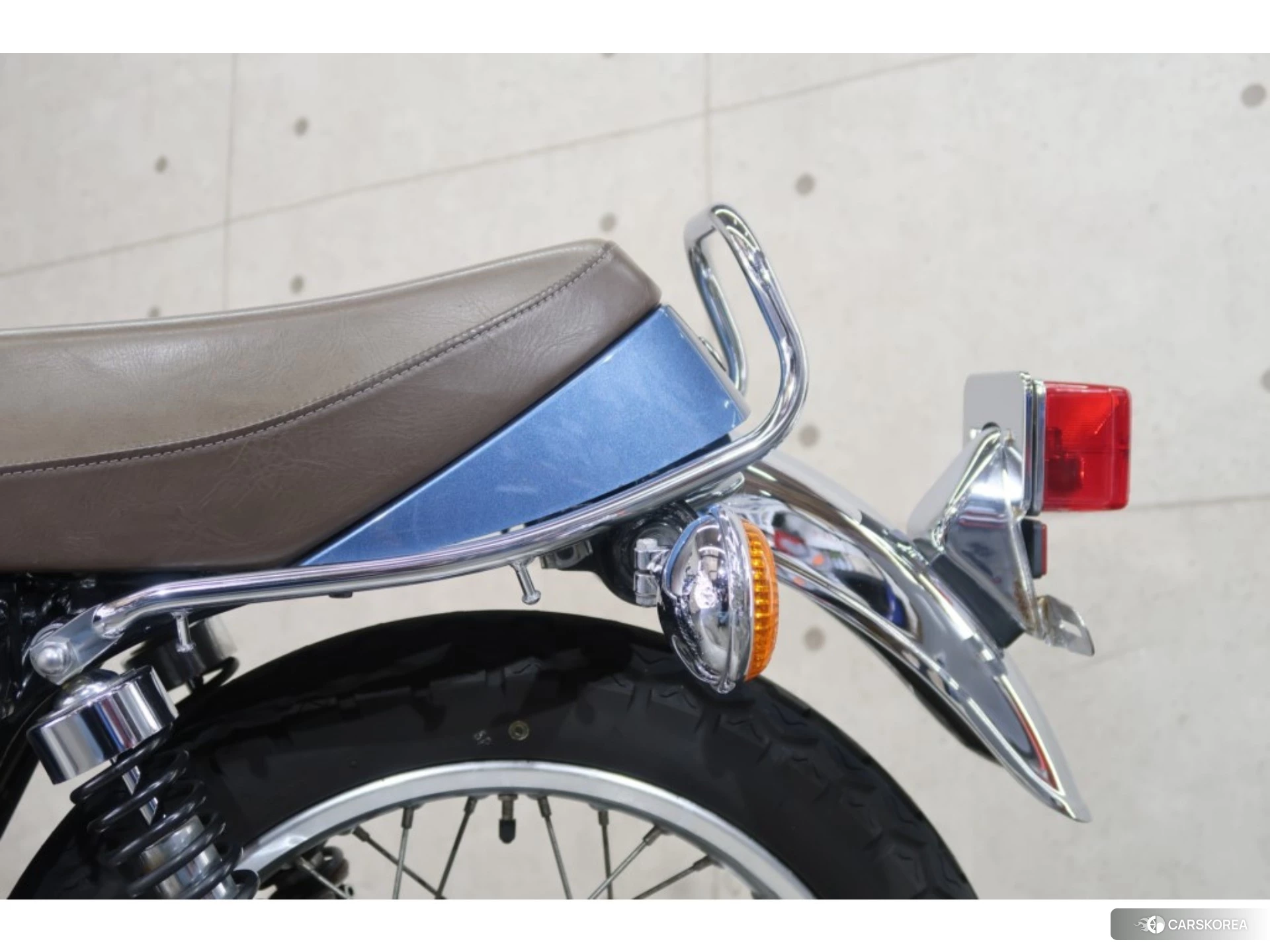Yamaha SR 400 id 3946388 из Японии 13