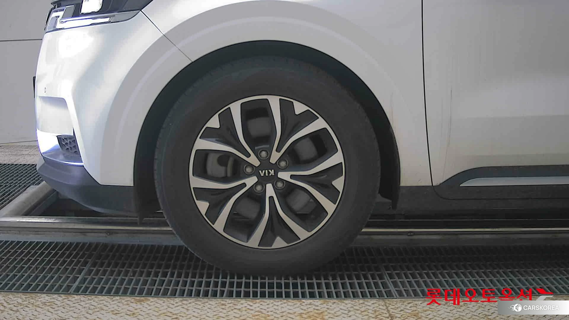 Kia Carnival id 4296914 из Кореи 13