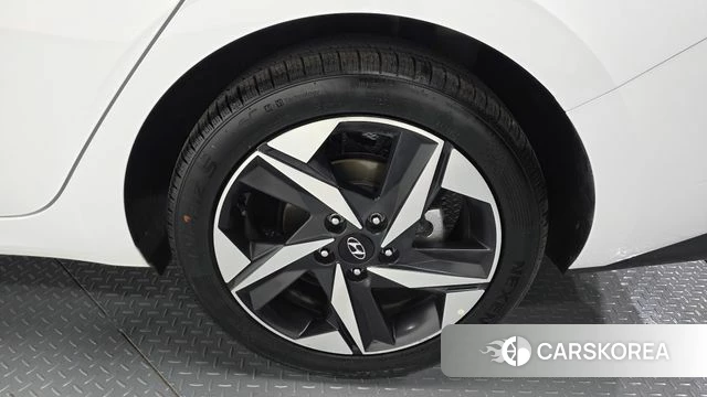 Hyundai Avante Hybrid (CN7) id 4469714 из Кореи 13