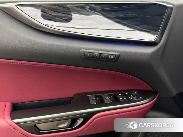 Lexus NX id 3902329 из Китая 13