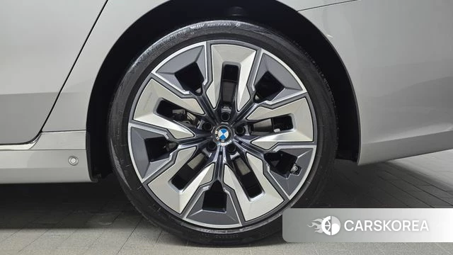 BMW 7 Series (G70) id 4565918 из Кореи 13