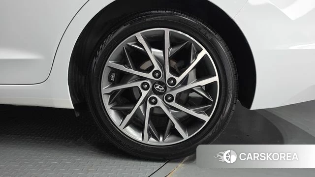 Hyundai The New Avante AD id 4471243 из Кореи 13