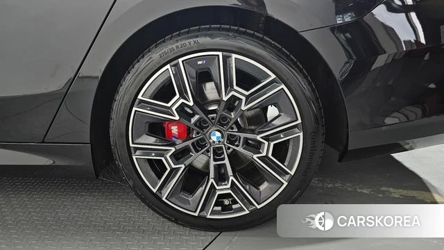 BMW 5 Series (G60) id 4584059 из Кореи 13