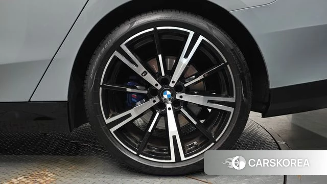 BMW 5 Series (G60) id 4682027 из Кореи 13