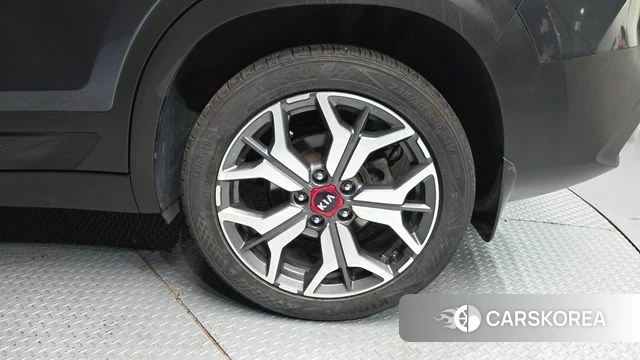 Kia Seltos id 4304187 из Кореи 13