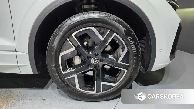 Volkswagen Touareg 3rd generation id 4691152 из Кореи 13