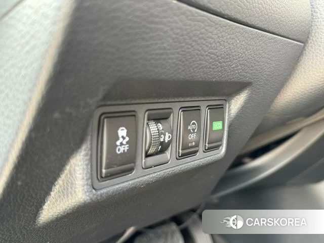 Nissan TIIDA id 4254584 из Китая 13