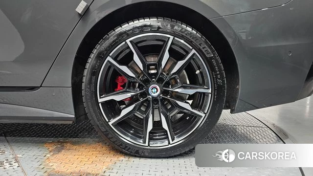 BMW i4 id 4315791 из Кореи 13
