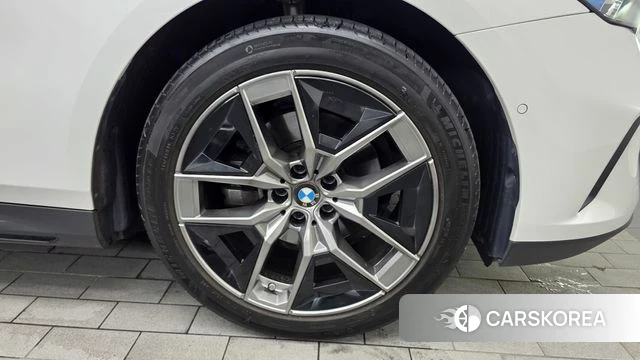 BMW 5 Series (G60) id 4757644 из Кореи 13