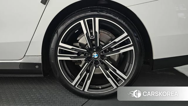 BMW 7 Series (G70) id 4280866 из Кореи 13