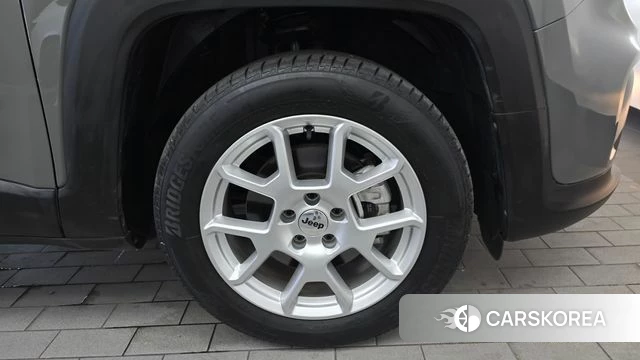 Jeep Renegade id 4675779 из Кореи 13