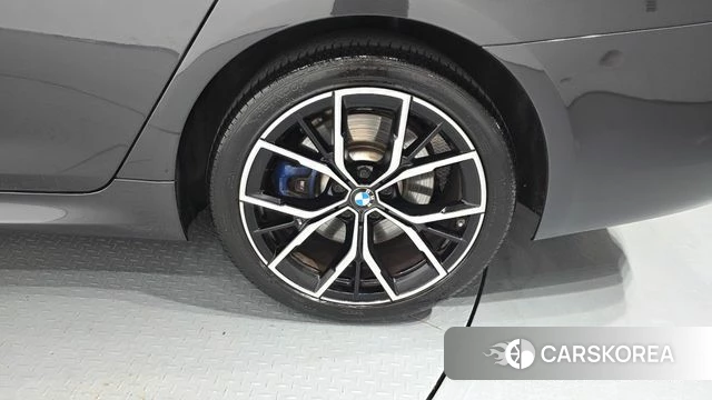 BMW 5 Series (G30) id 4793853 из Кореи 13