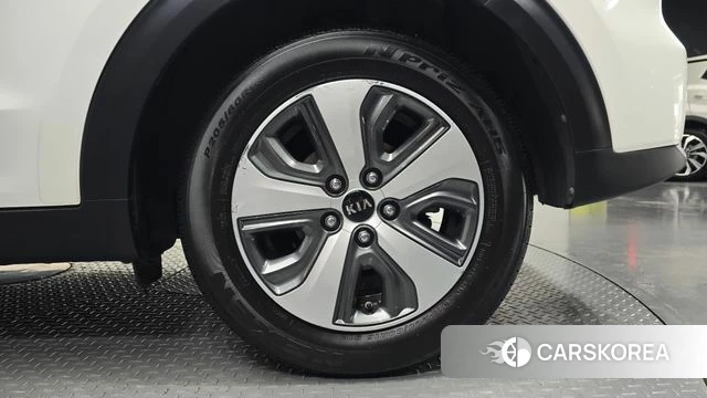 Kia Niro id 4776421 из Кореи 13