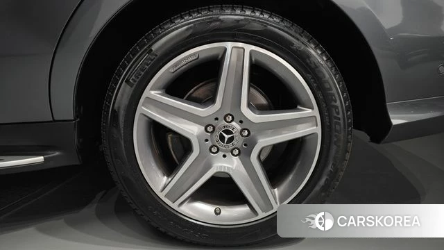 Mercedes-Benz GLE - Class W166 id 4785829 из Кореи 13