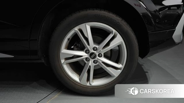 Audi Q3 (F3) id 4650653 из Кореи 13