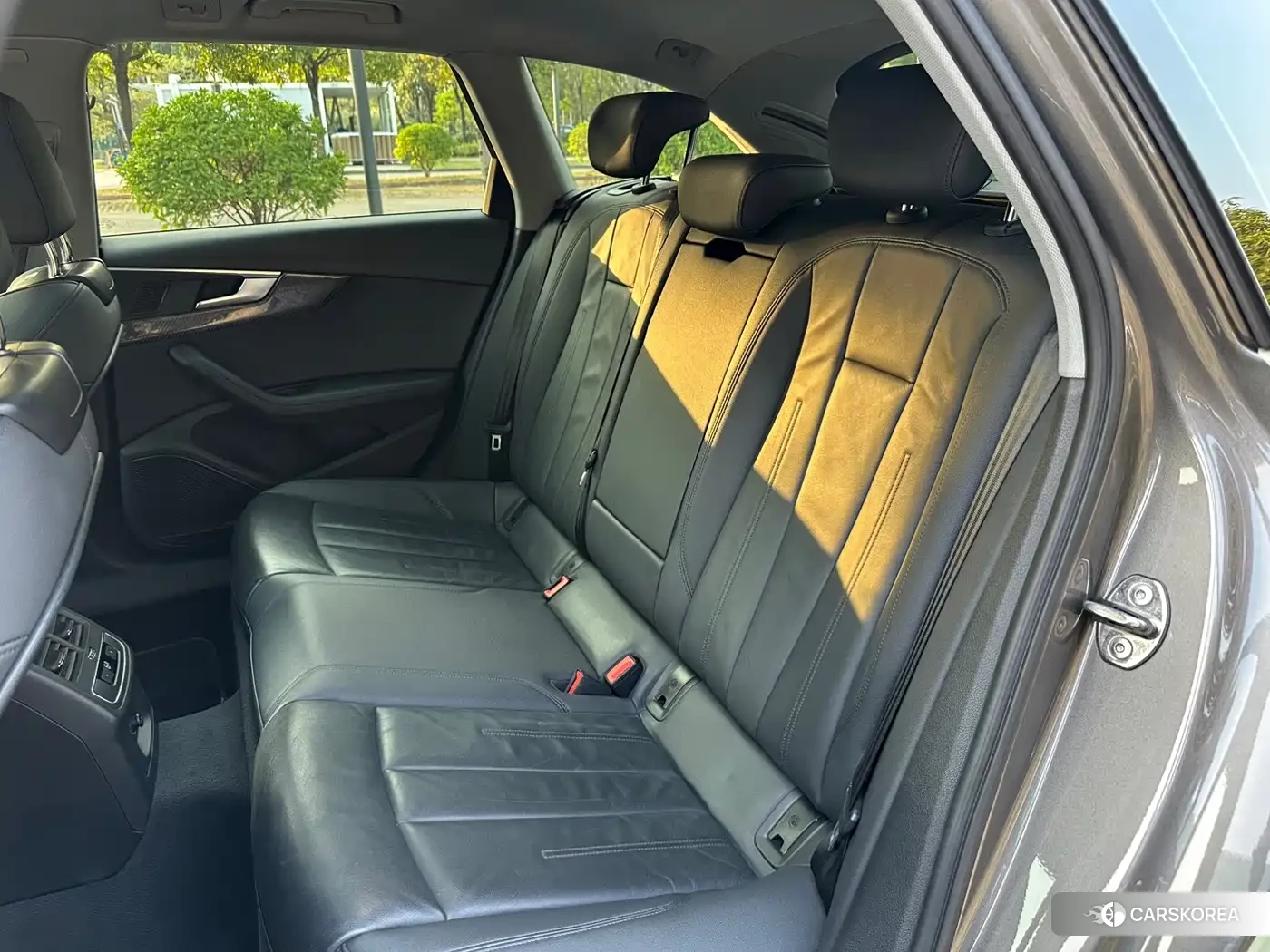 Audi A4L id 4628453 из Китая 13