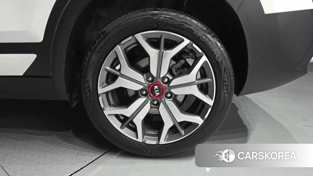 Kia Seltos id 4294597 из Кореи 13