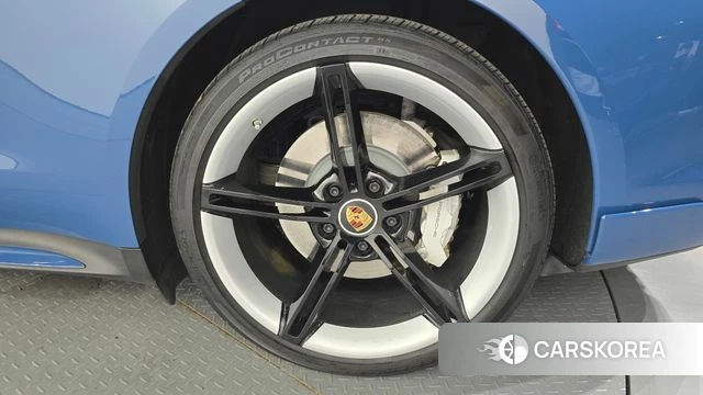 Porsche Taycan id 4542399 из Кореи 13