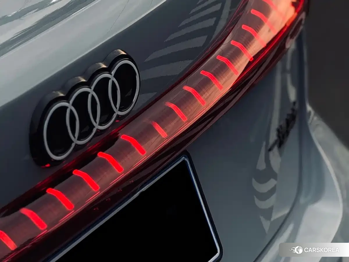 Audi A5L id 4576426 из Китая 13