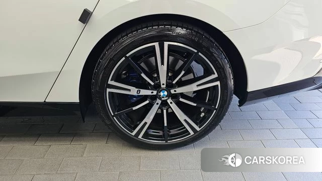 BMW 5 Series (G60) id 4493813 из Кореи 13