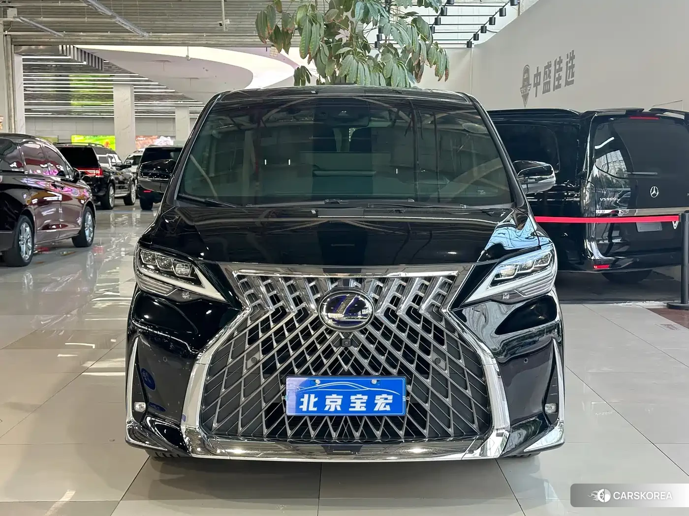 Lexus LM id 4570451 из Китая 13