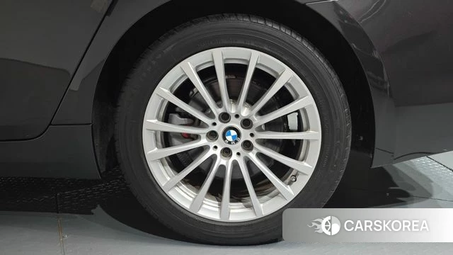 BMW 5 Series (G30) id 4937192 из Кореи 13