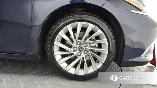 Lexus ES300h 7th generation id 4608327 из Кореи 13