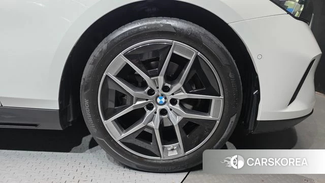 BMW 5 Series (G60) id 4571533 из Кореи 13