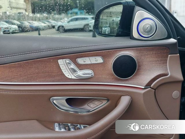 Mercedes-Benz E-class PHEV id 4380538 из Китая 13